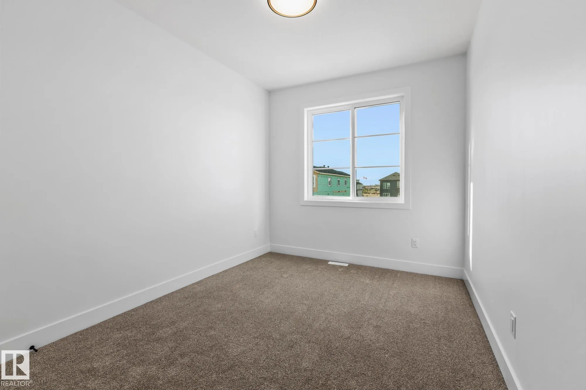 90 ELDRIDGE Point(e)