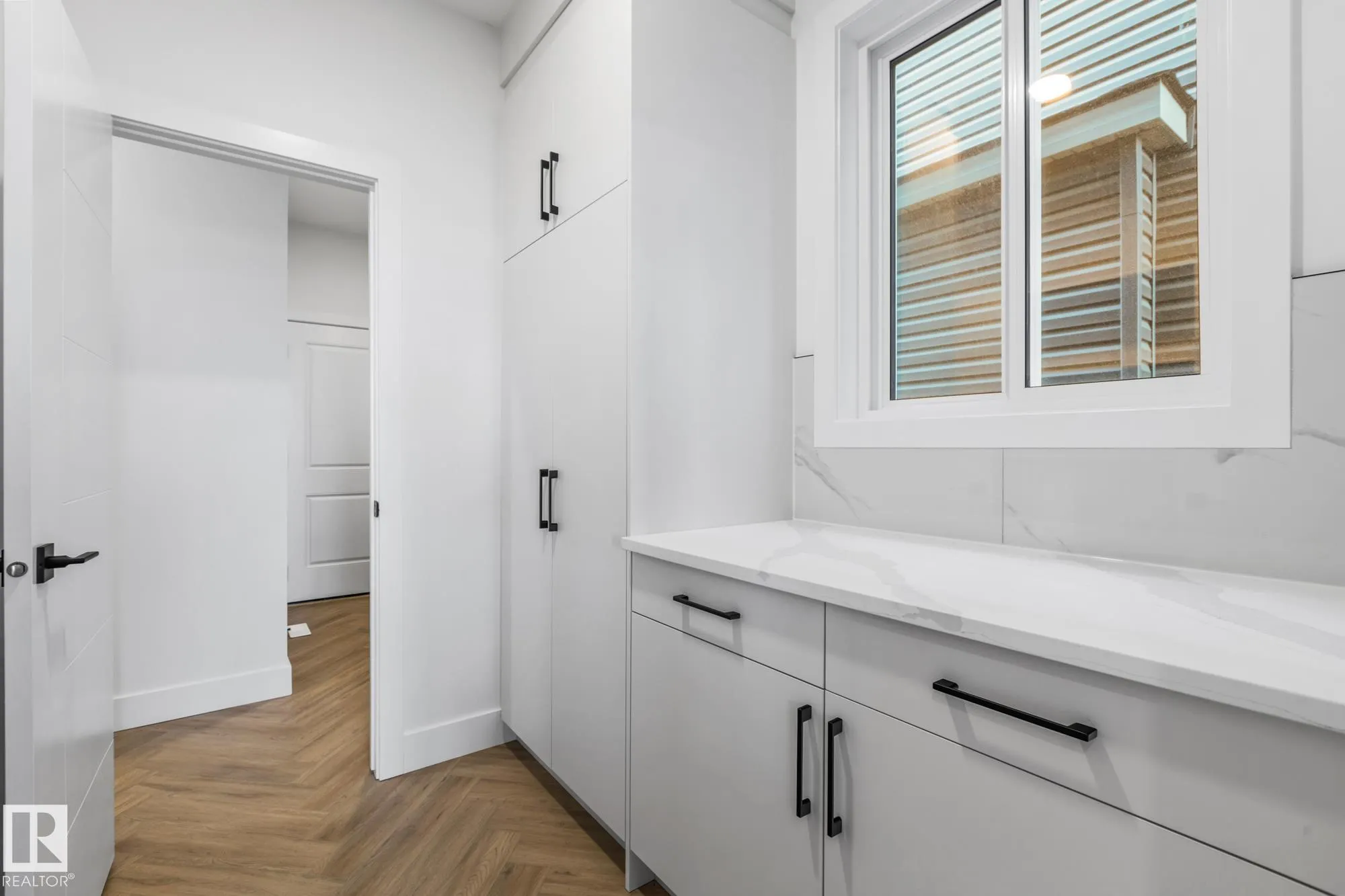 90 ELDRIDGE Point(e)