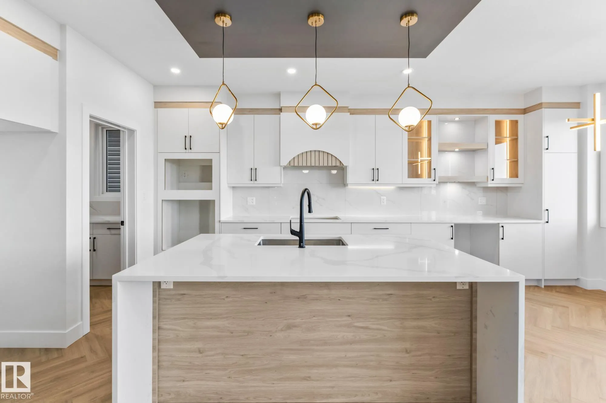 90 ELDRIDGE Point(e)