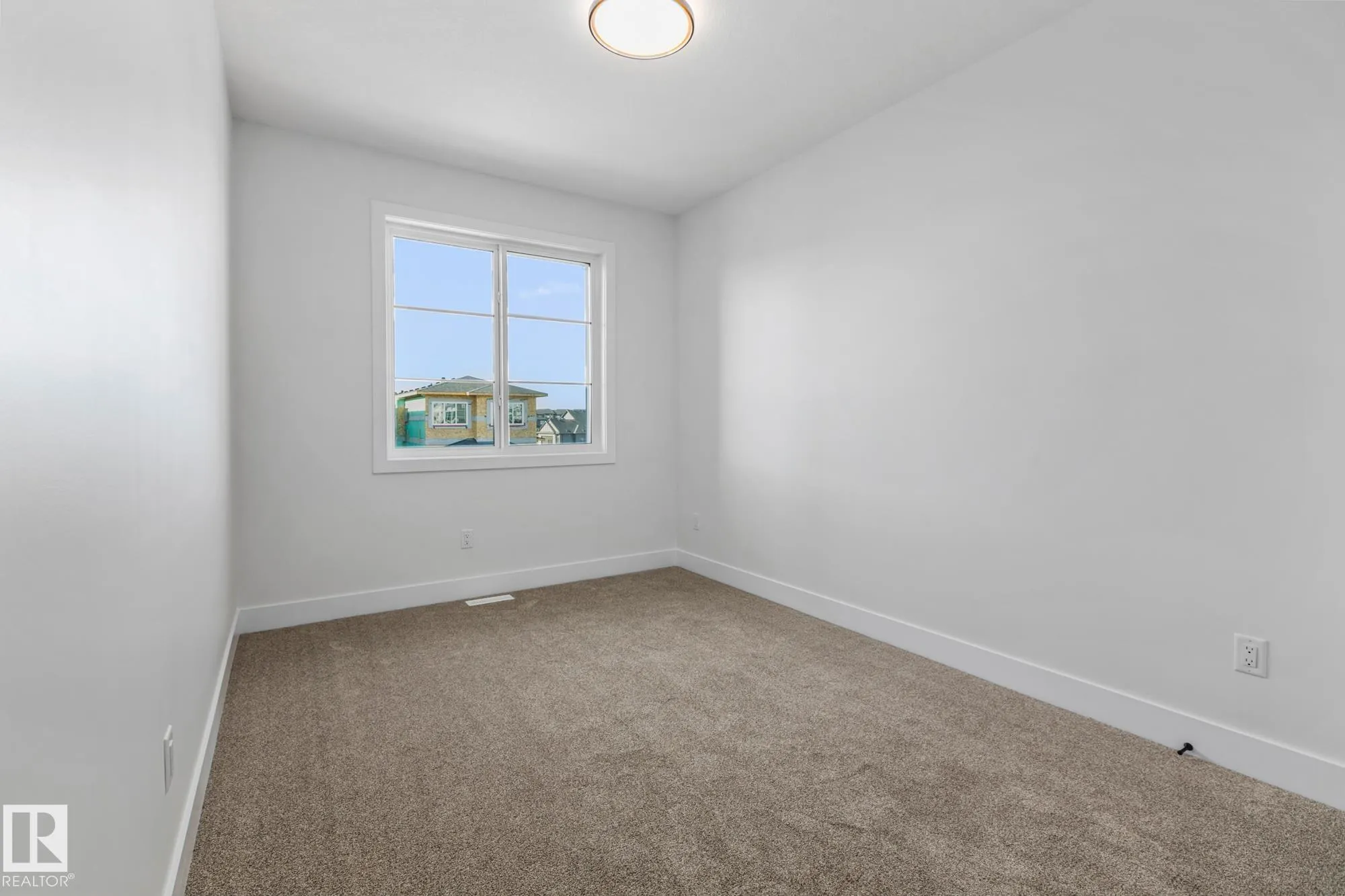 90 ELDRIDGE Point(e)