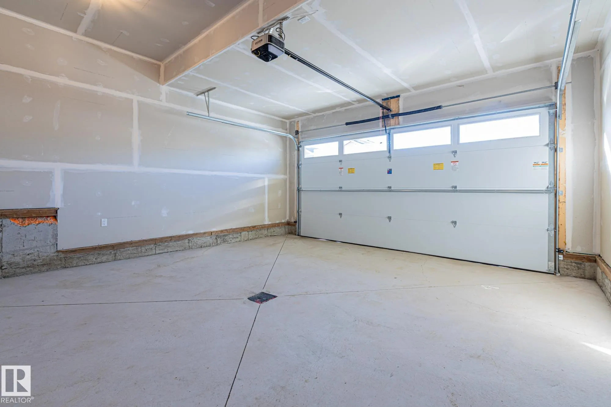 90 ELDRIDGE Point(e)