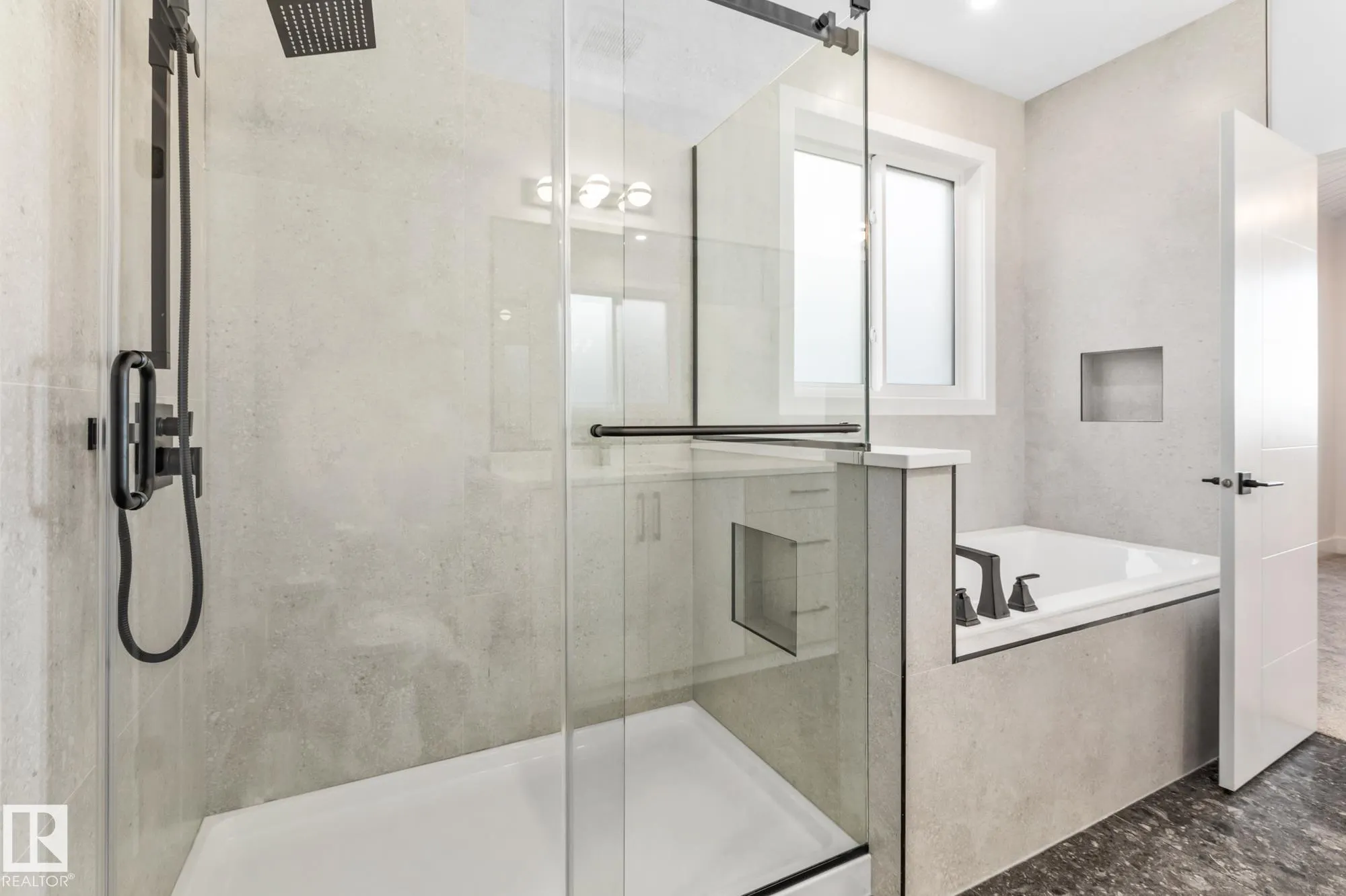 90 ELDRIDGE Point(e)