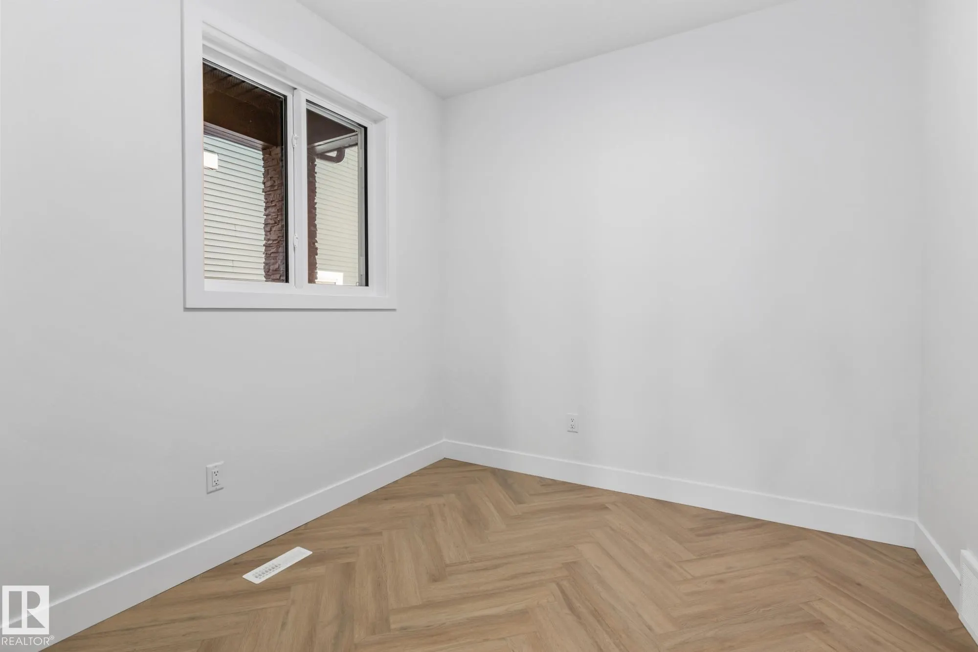 90 ELDRIDGE Point(e)