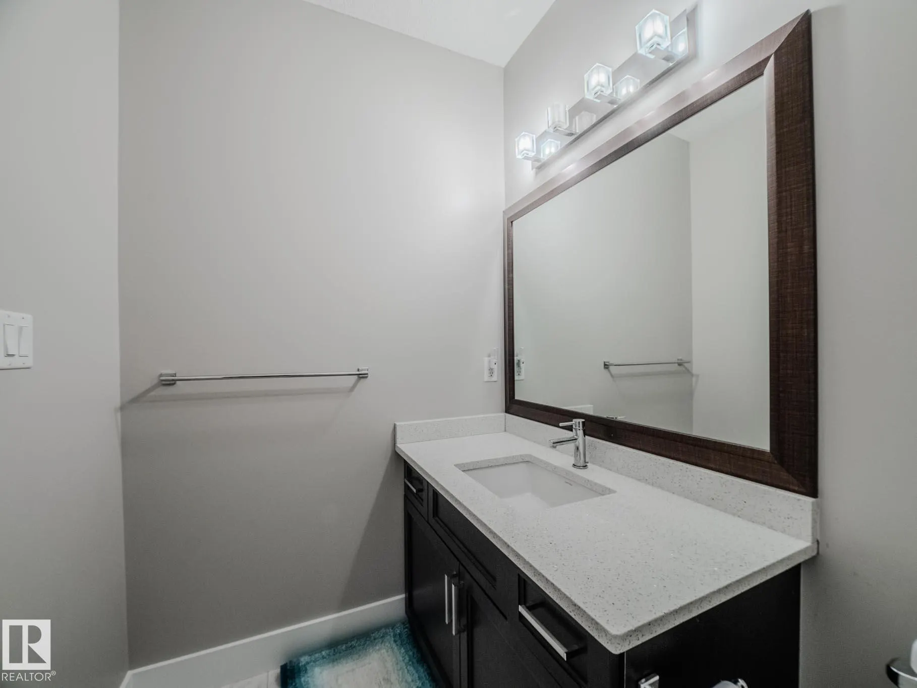 1049 COOPERS HAWK LINK Link