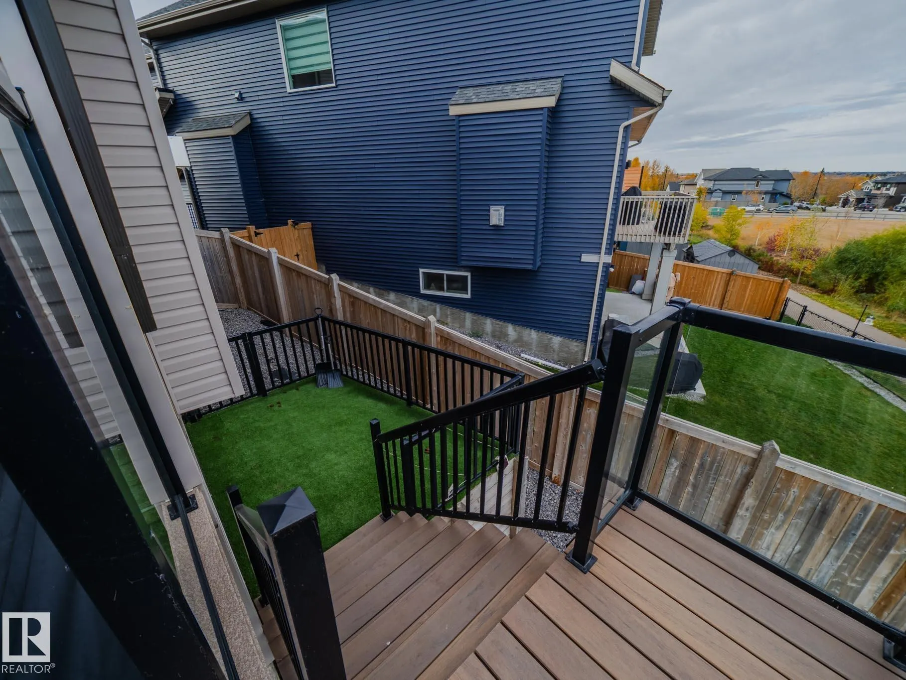 1049 COOPERS HAWK LINK Link