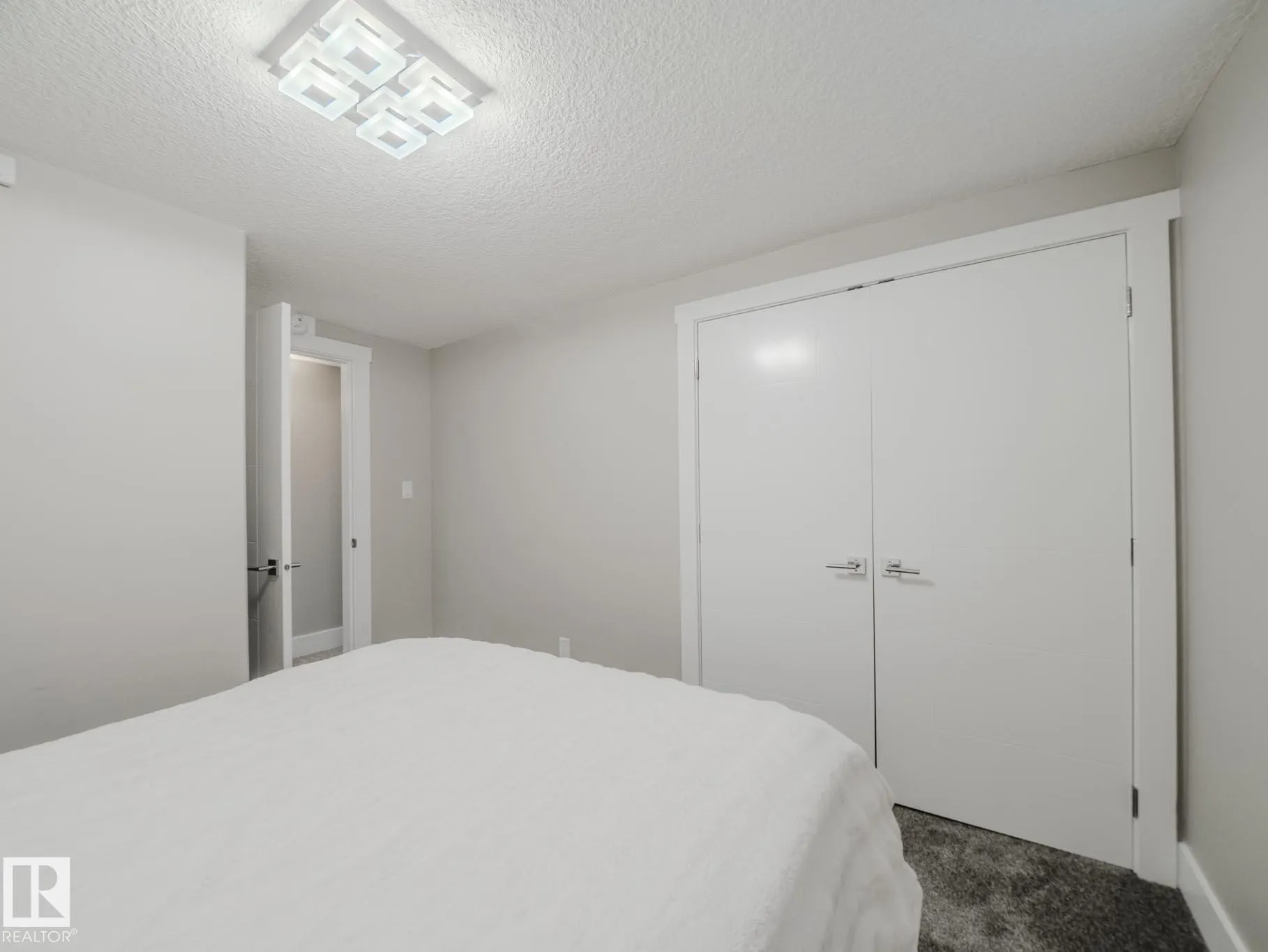 1049 COOPERS HAWK LINK Link