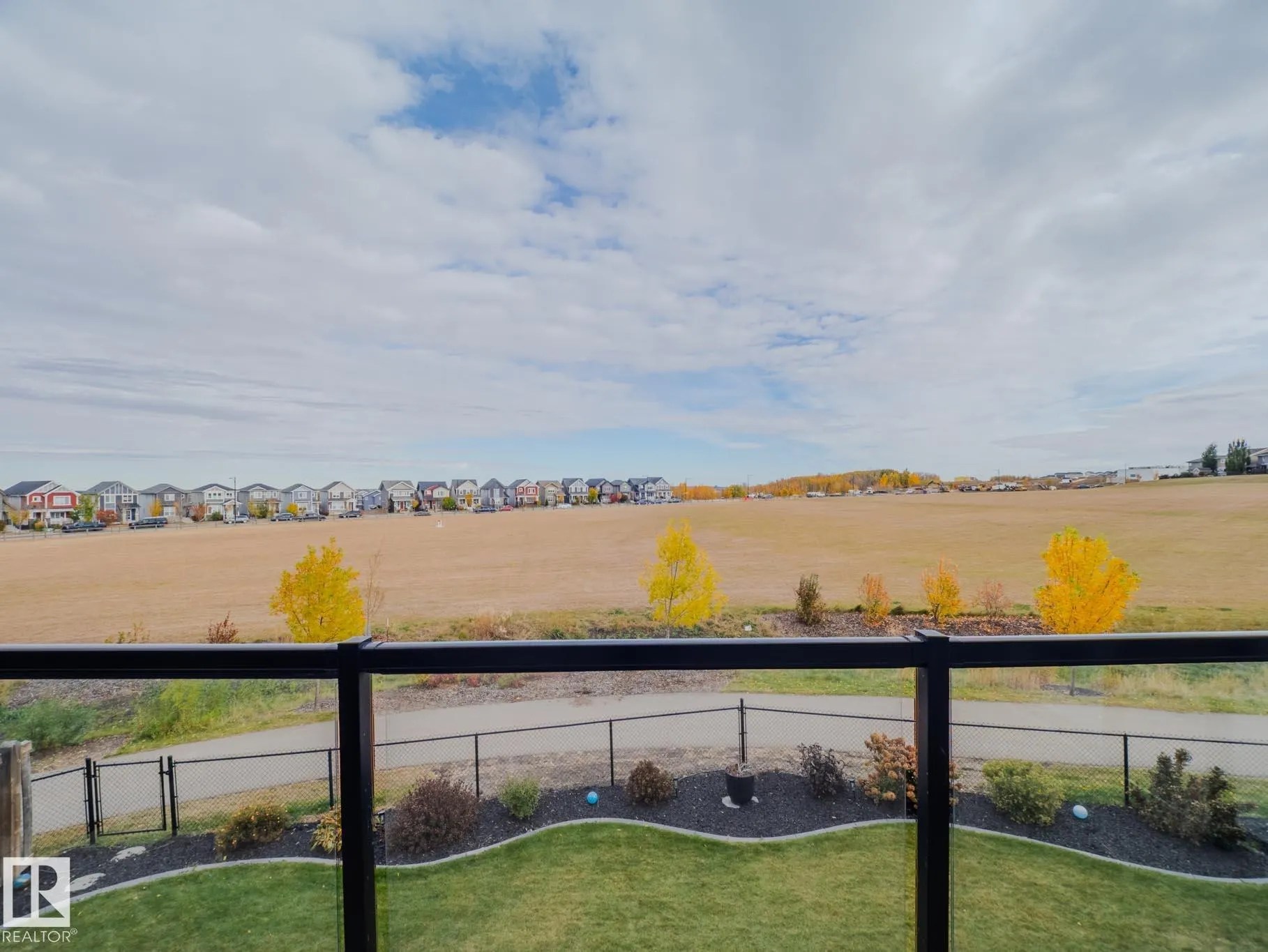 1049 COOPERS HAWK LINK Link