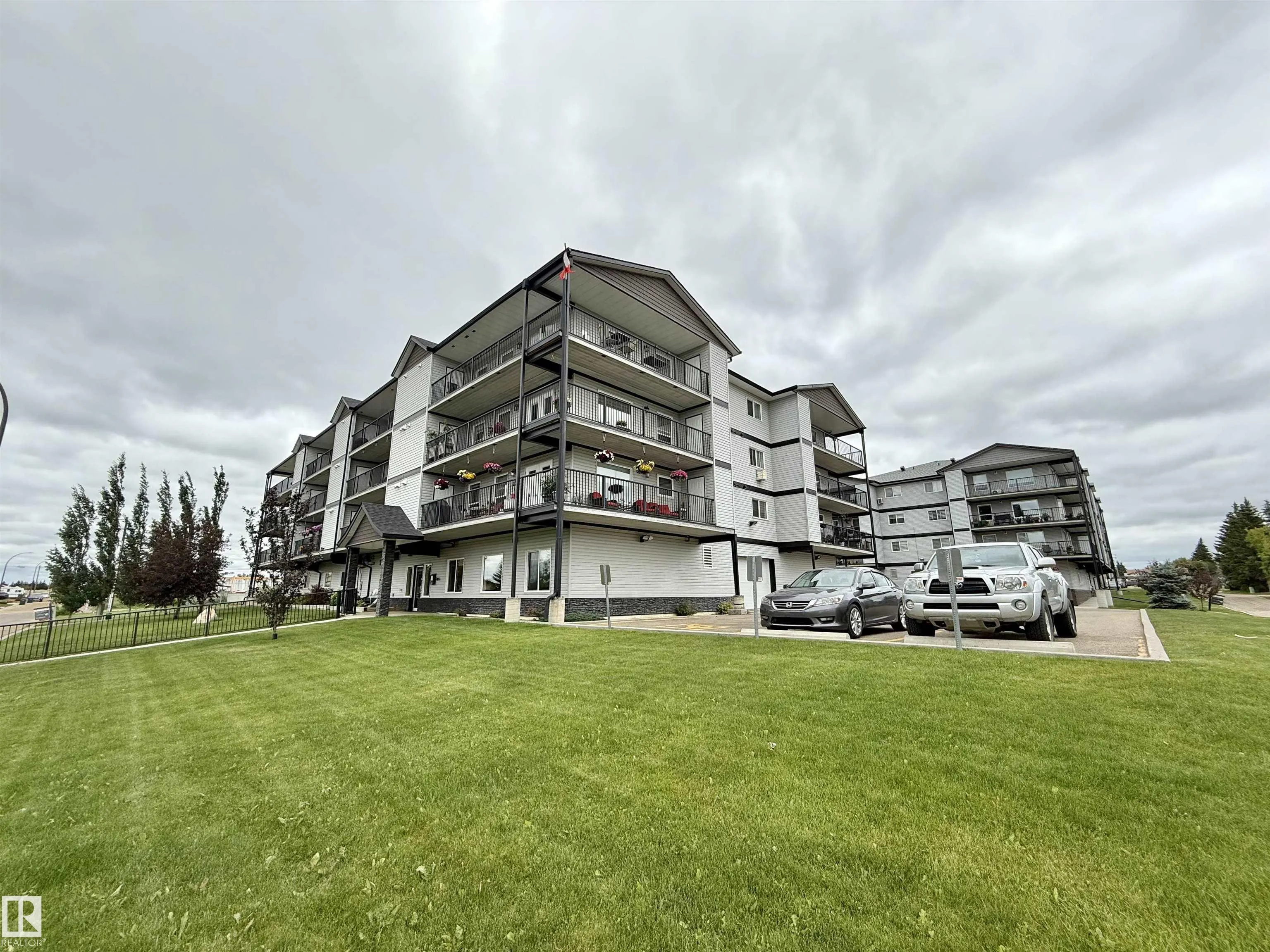 4614A Lakeshore Drive