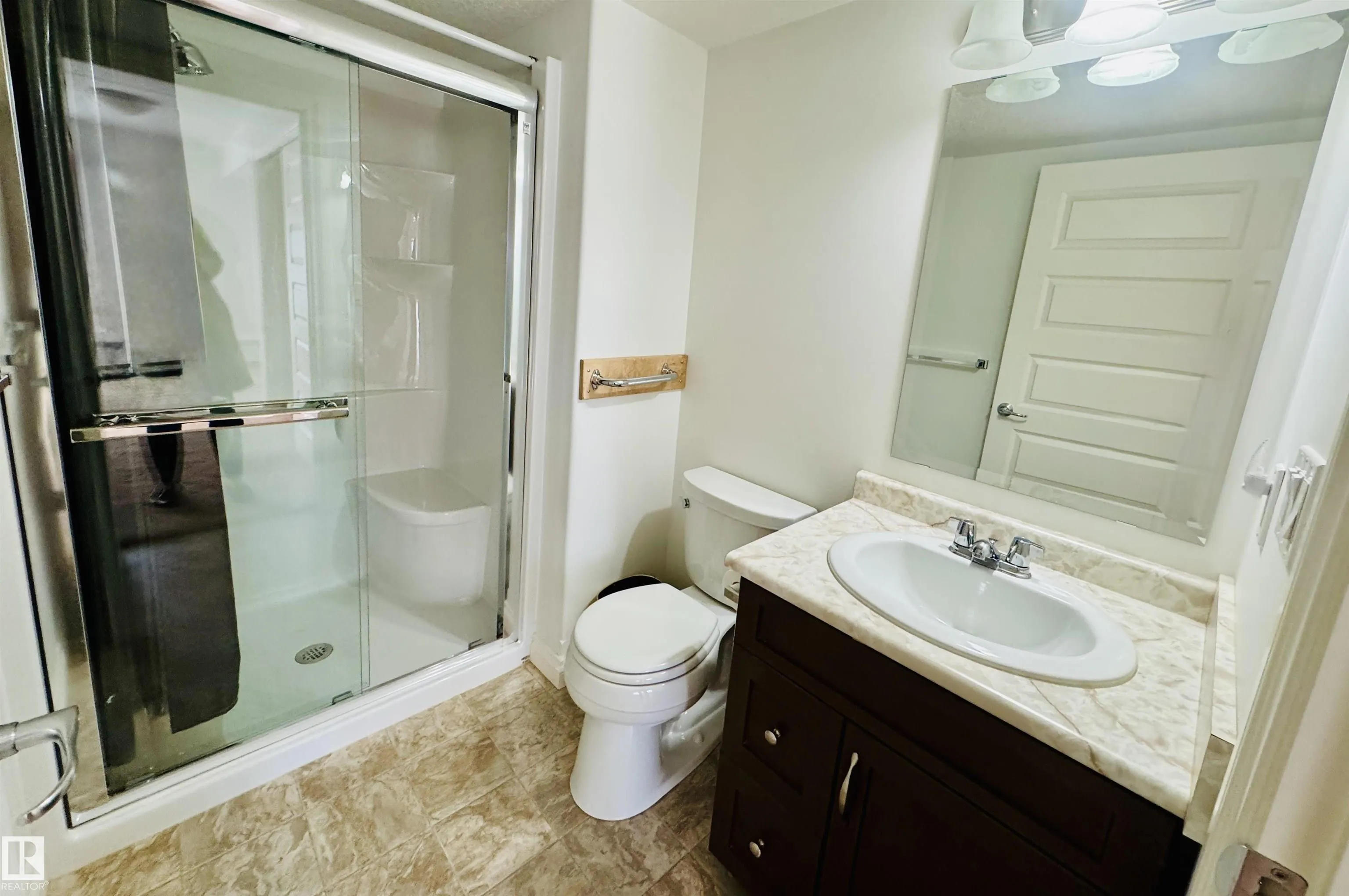 4614A Lakeshore Drive