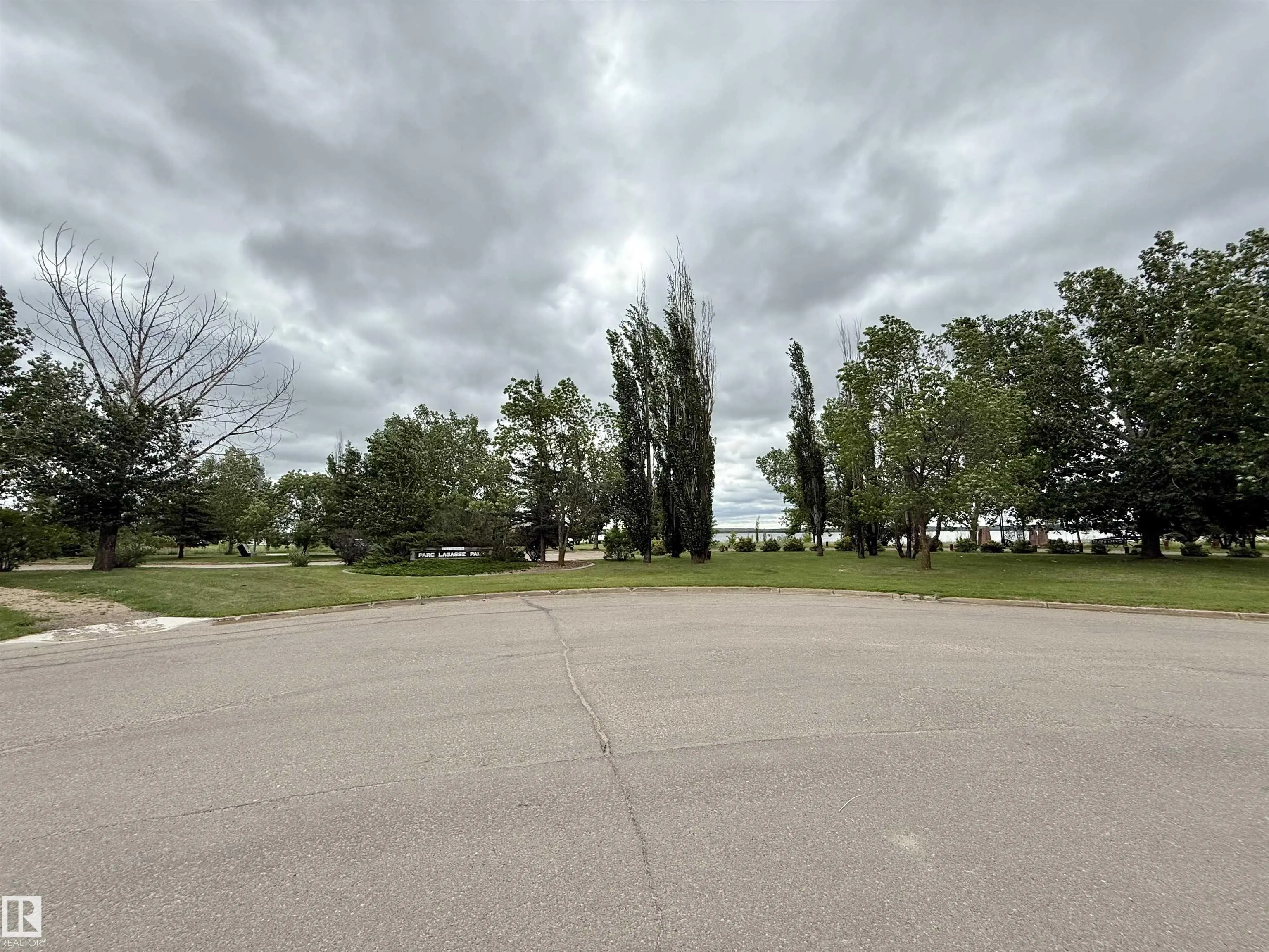 4614A Lakeshore Drive