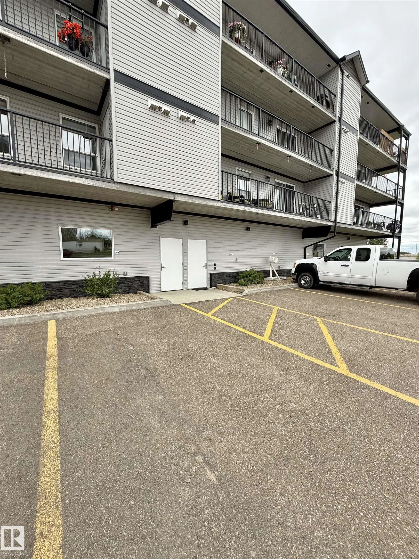 4614A Lakeshore Drive