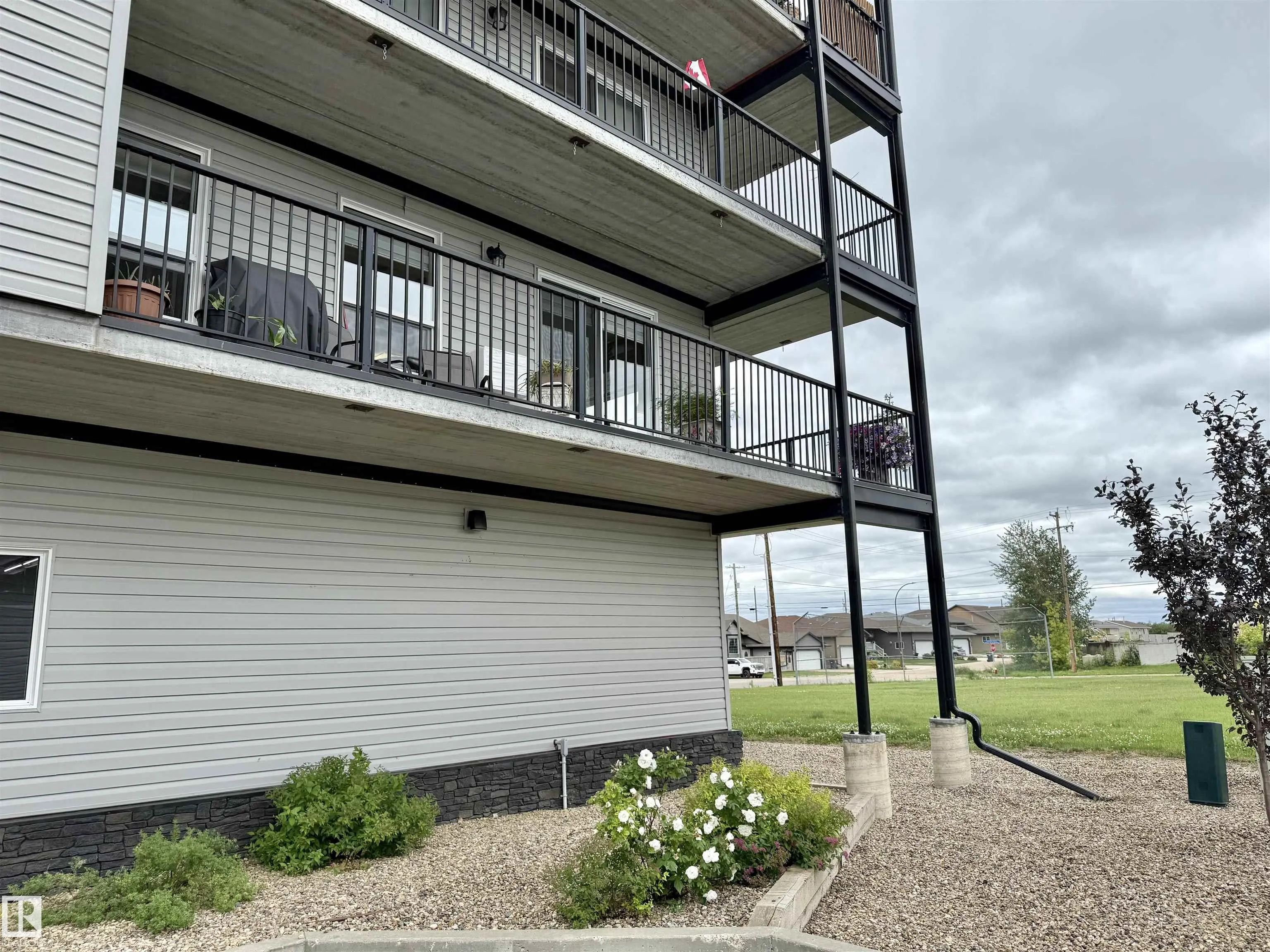 4614A Lakeshore Drive