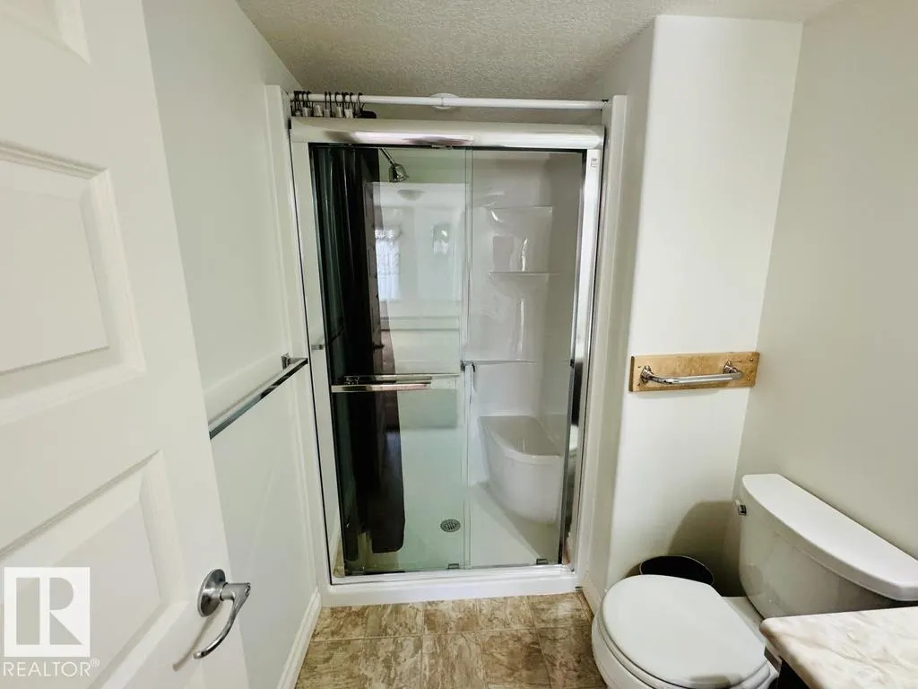 4614A Lakeshore Drive