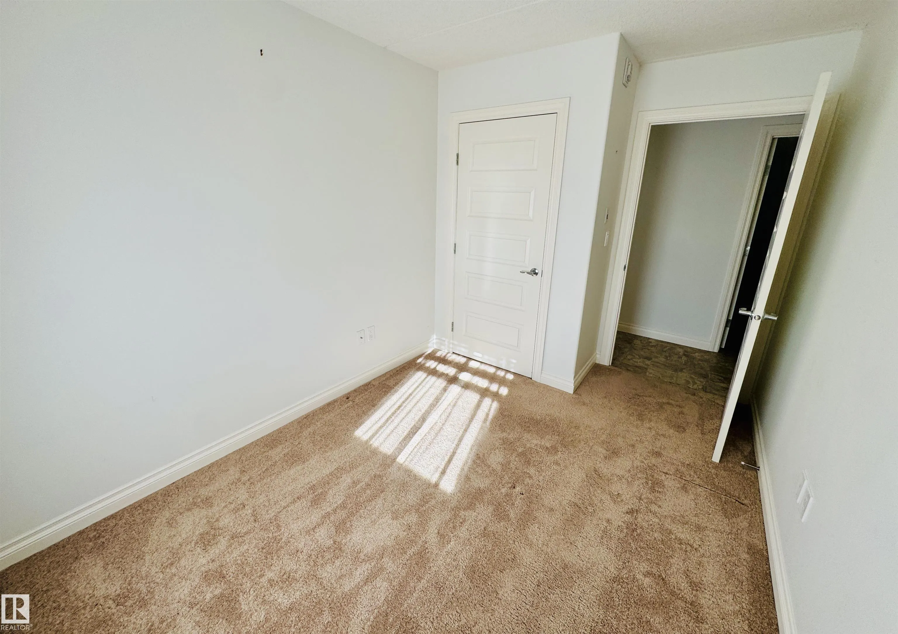 4614A Lakeshore Drive