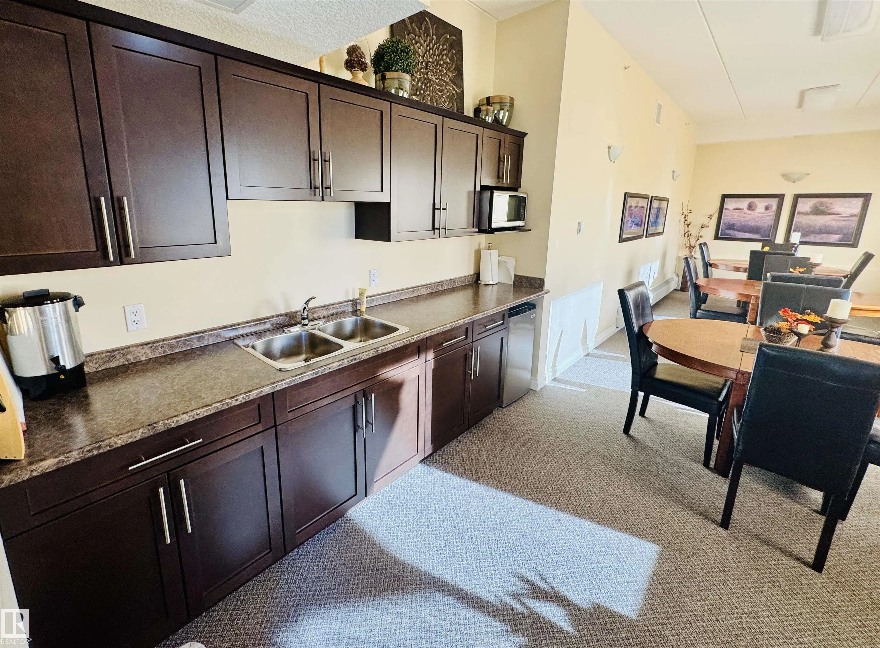 4614A Lakeshore Drive