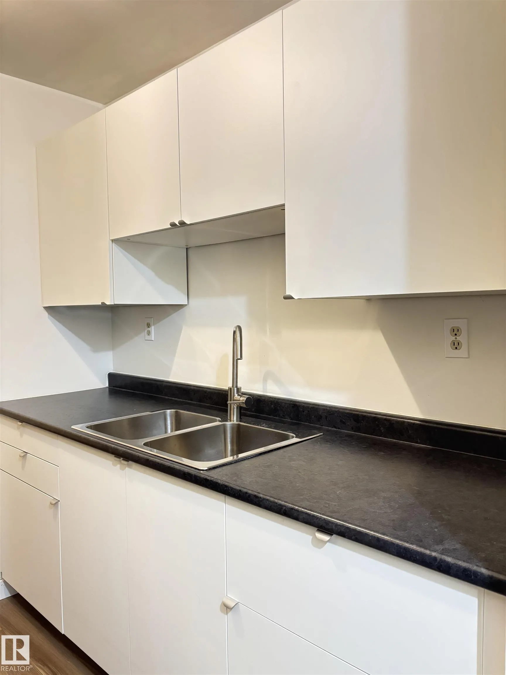 2624 MILL WOODS Road