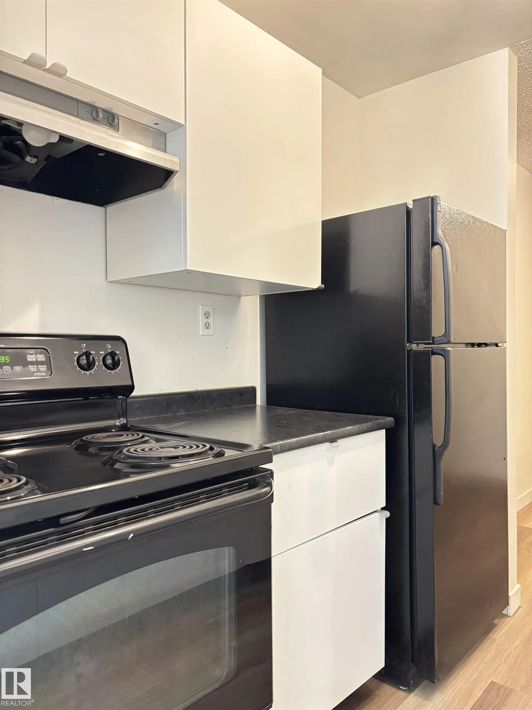 2624 MILL WOODS Road