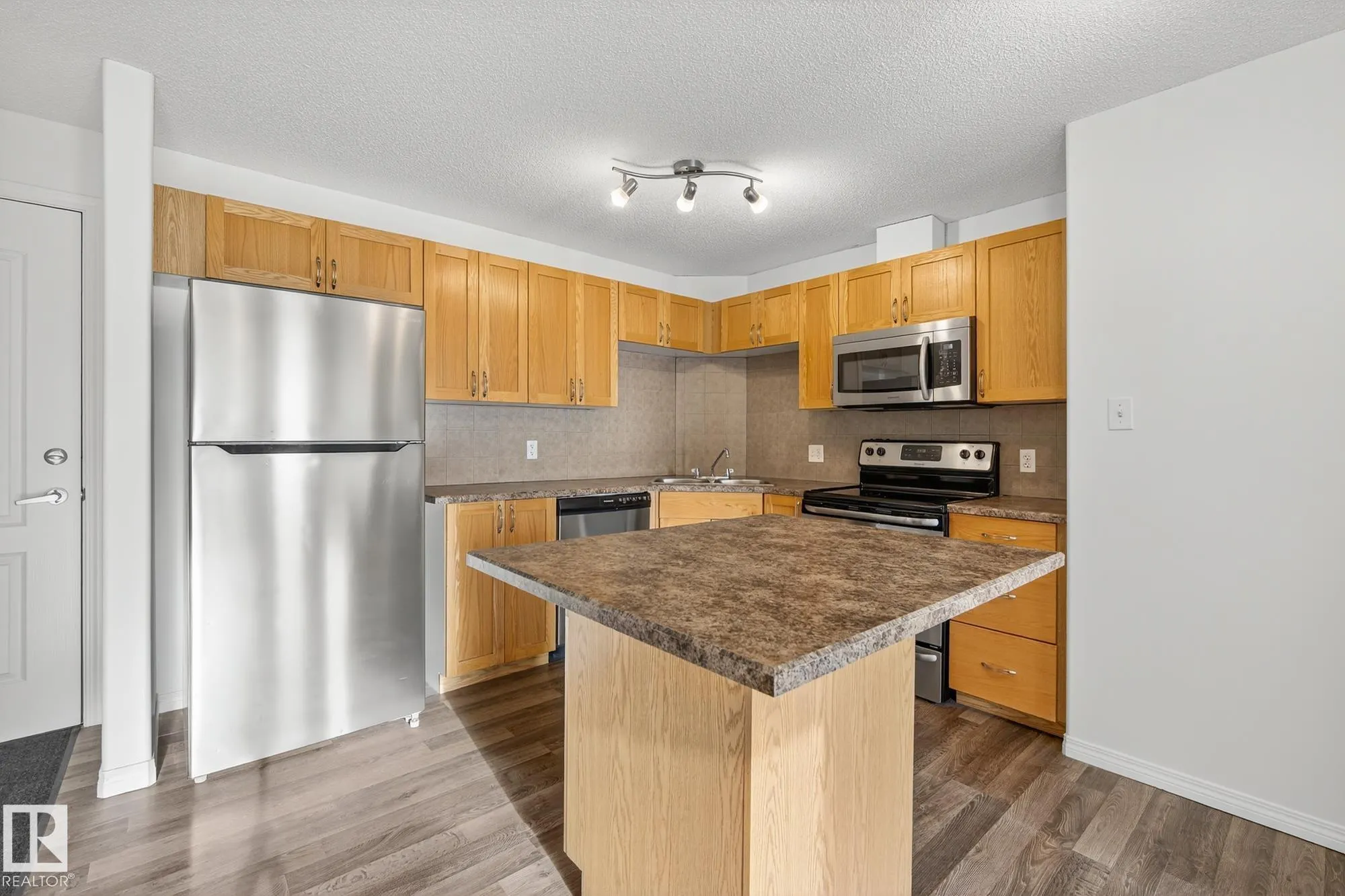 330 CLAREVIEW STATION Drive