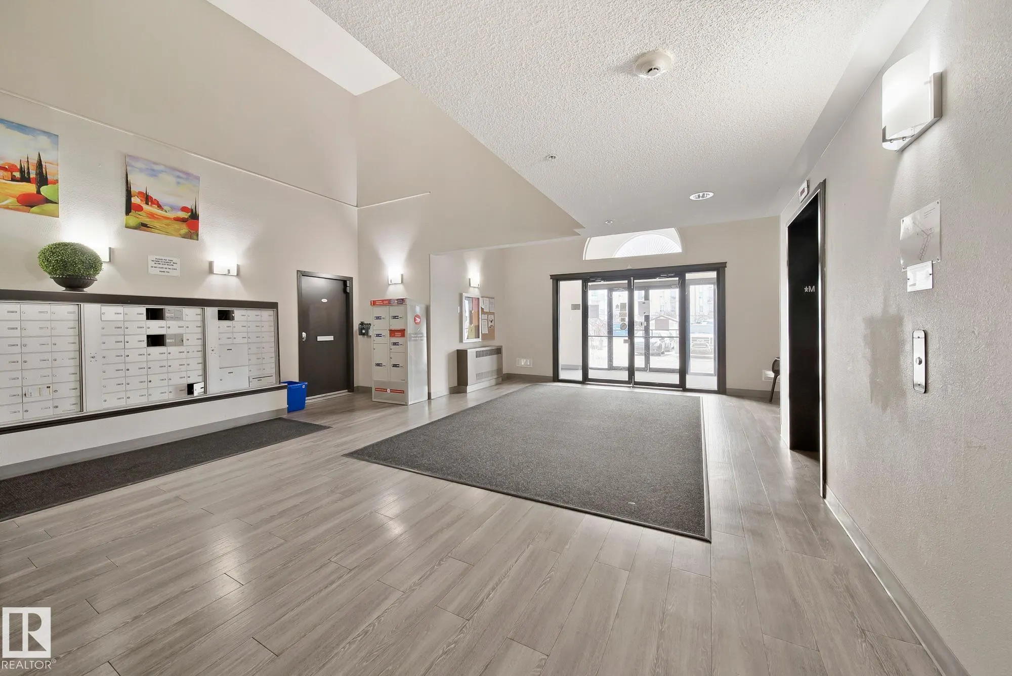 330 CLAREVIEW STATION Drive
