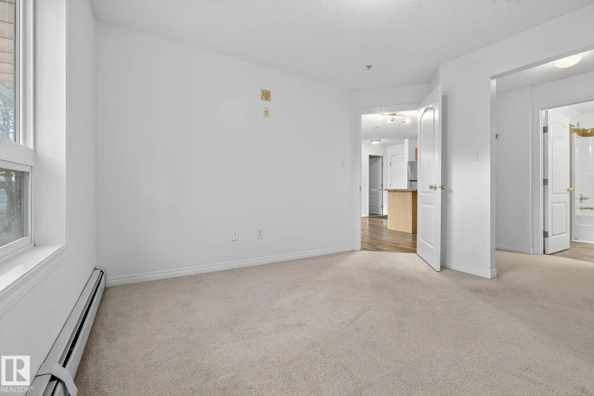 330 CLAREVIEW STATION Drive