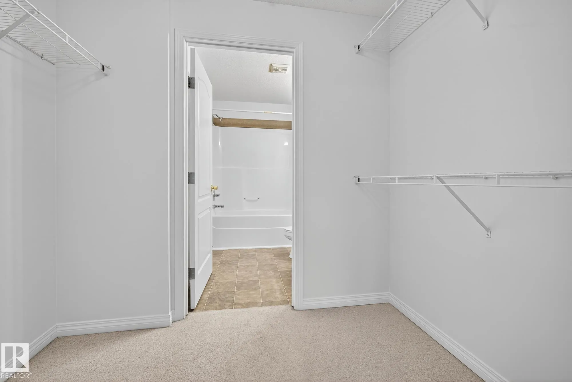 330 CLAREVIEW STATION Drive