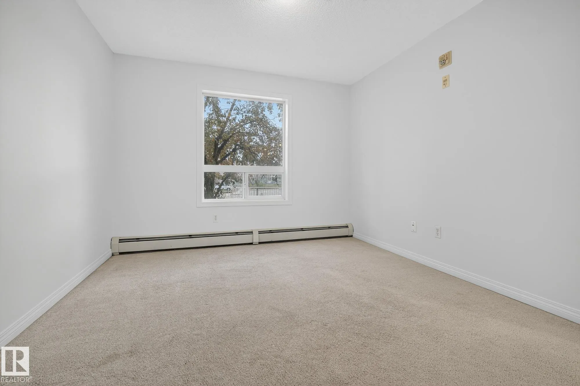 330 CLAREVIEW STATION Drive