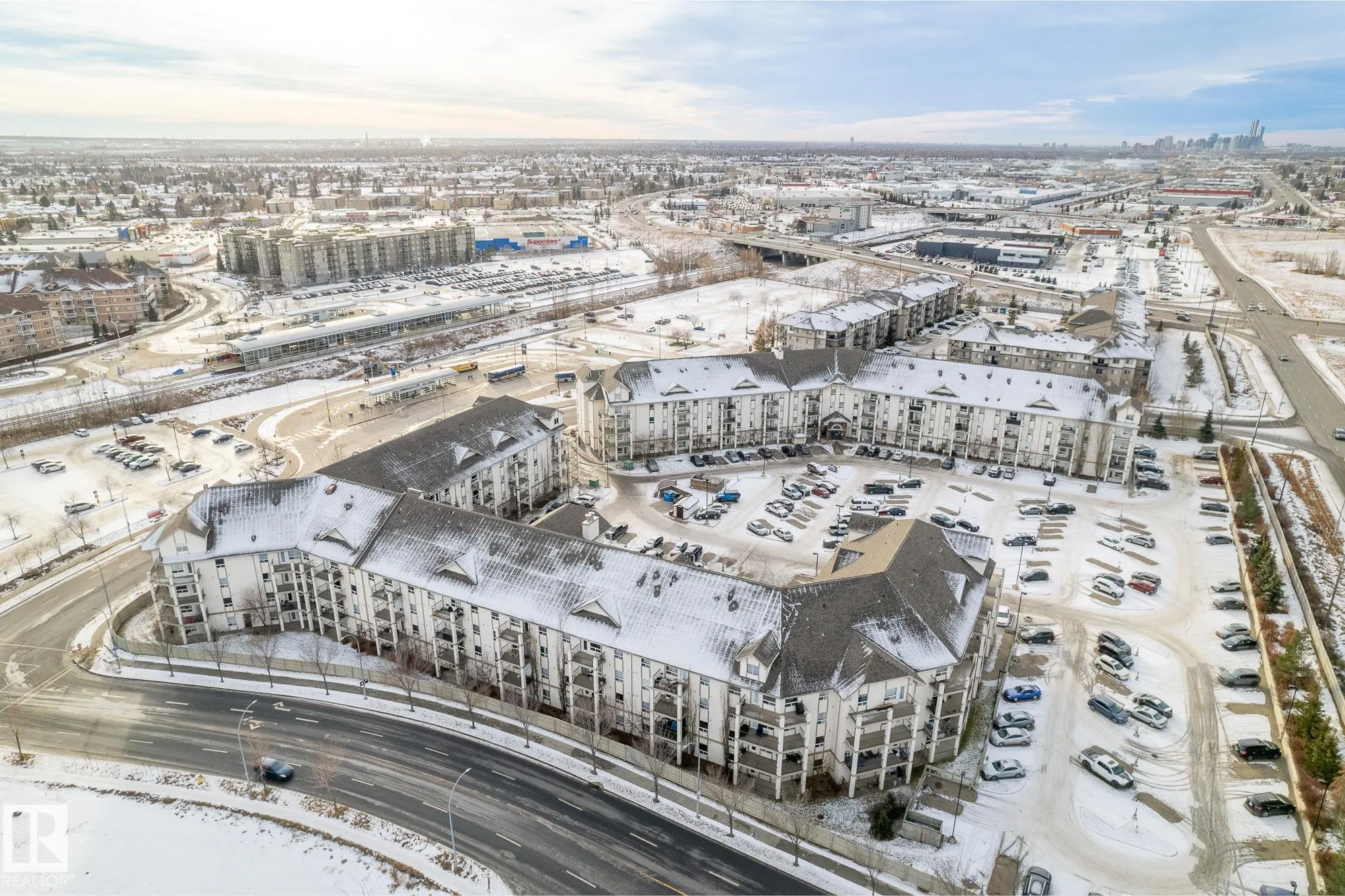 330 CLAREVIEW STATION Drive