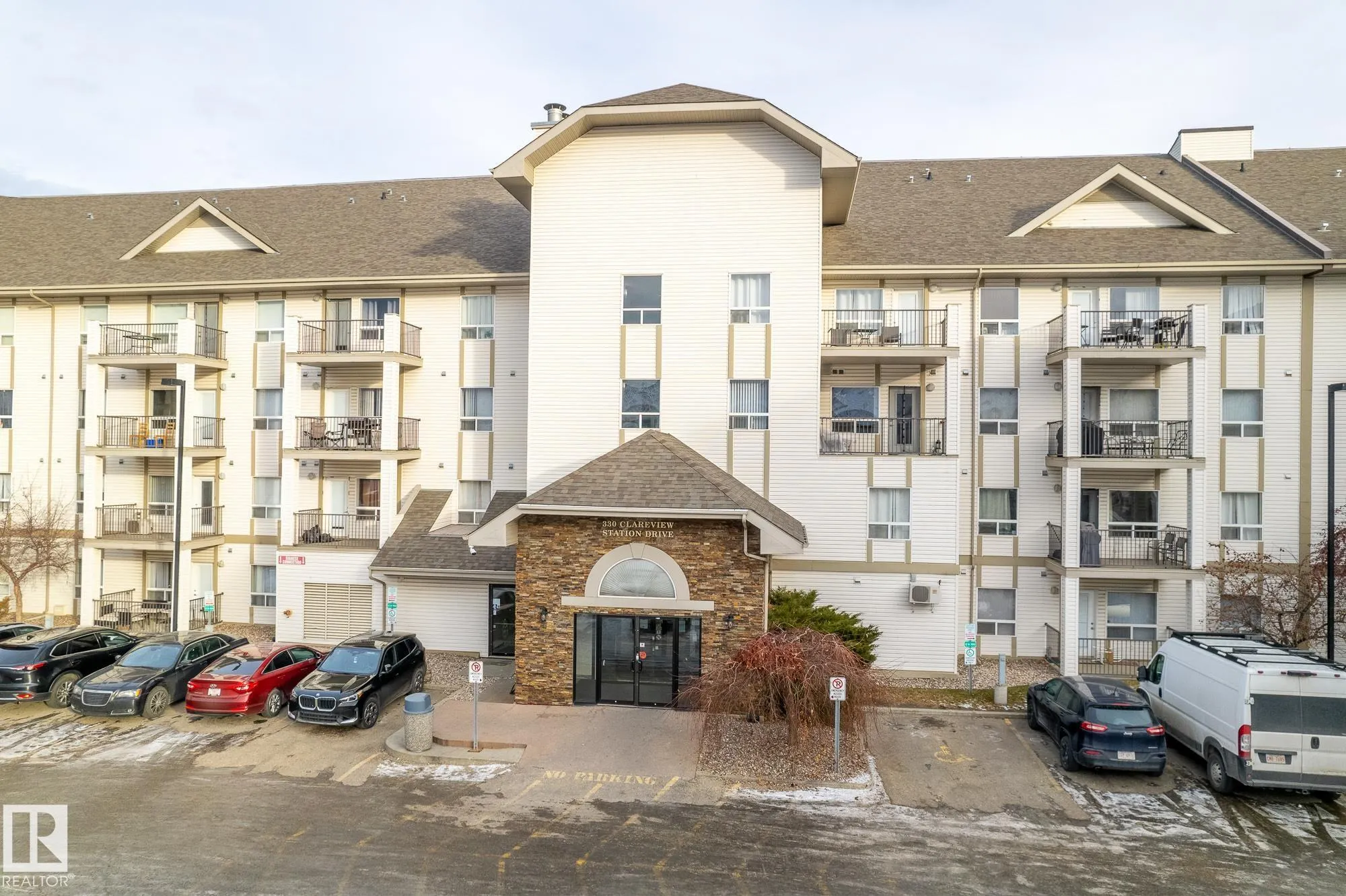 330 CLAREVIEW STATION Drive