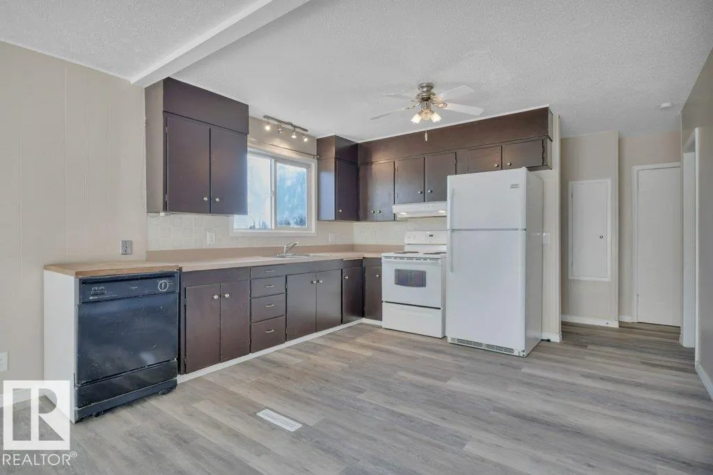 5310 & 5312 50 Street