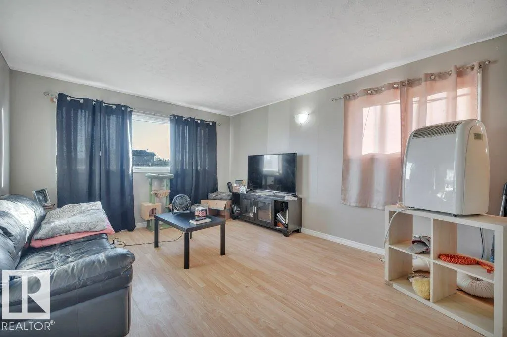 5310 & 5312 50 Street