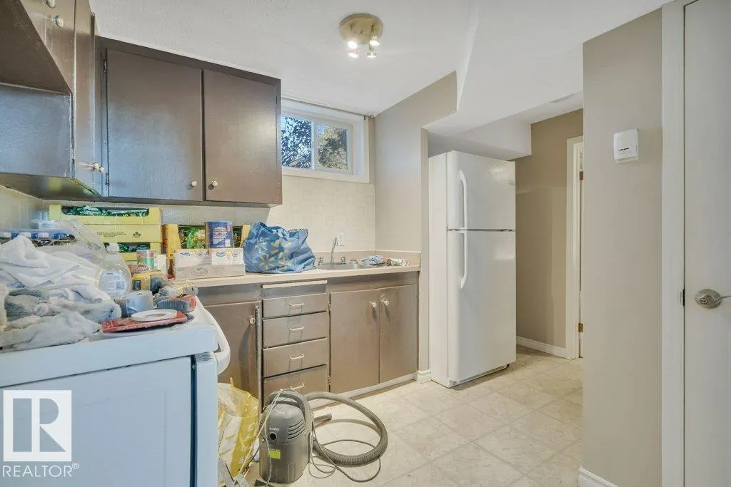 5310 & 5312 50 Street