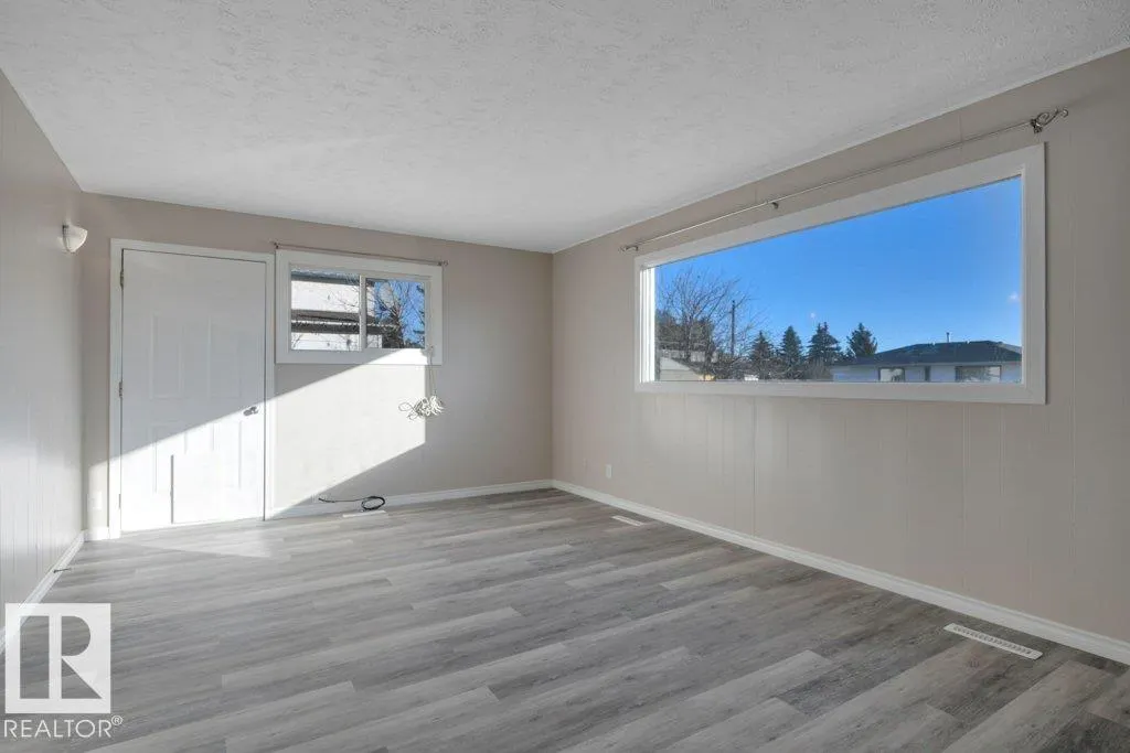 5310 & 5312 50 Street