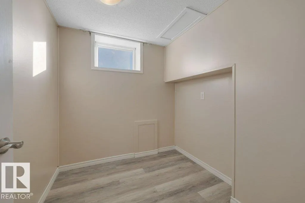 5310 & 5312 50 Street