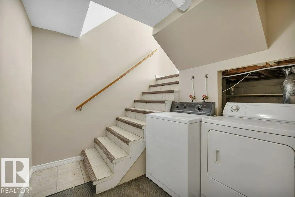 5310 & 5312 50 Street