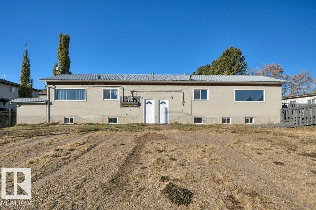 5310 & 5312 50 Street