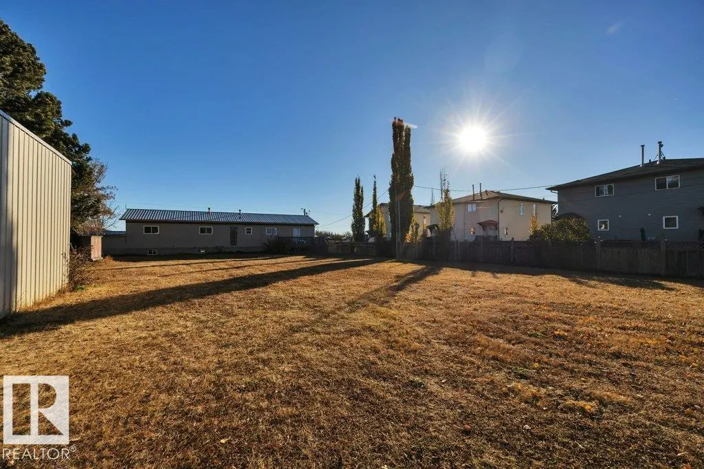 5310 & 5312 50 Street