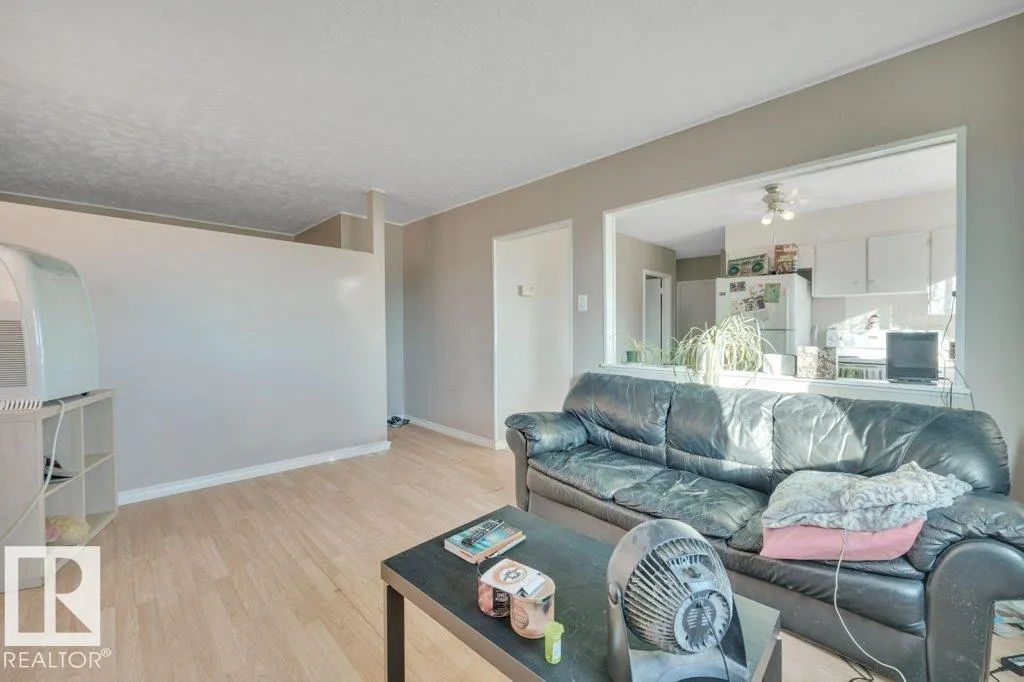 5310 & 5312 50 Street