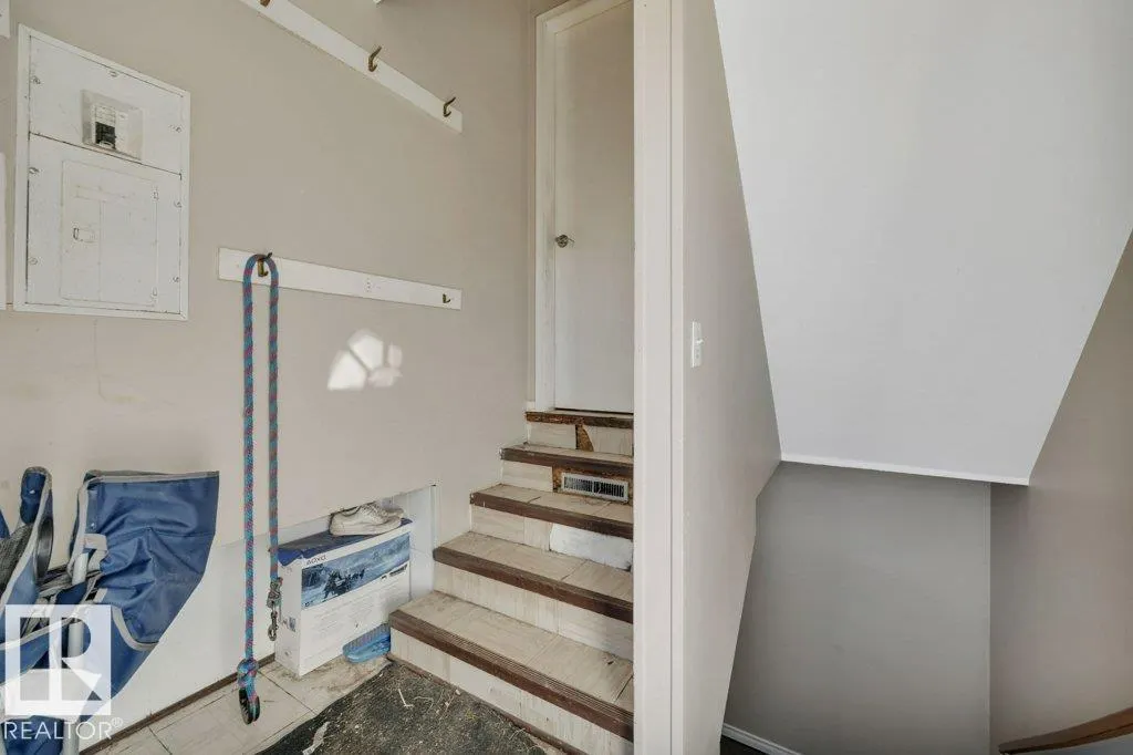 5310 & 5312 50 Street