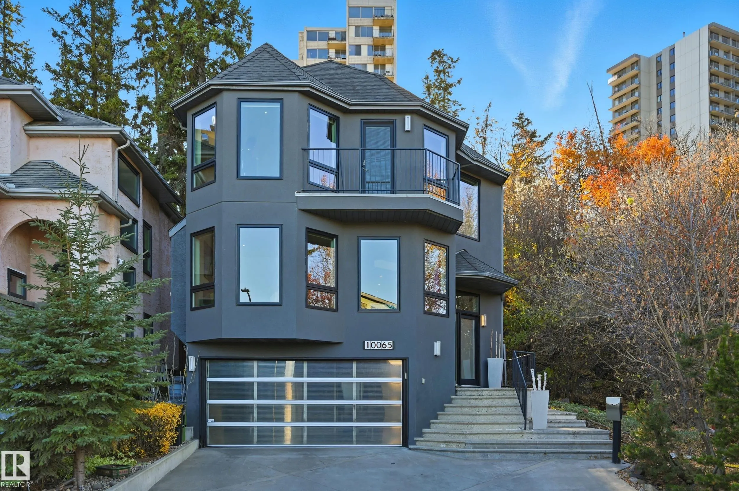 10065 90 Avenue