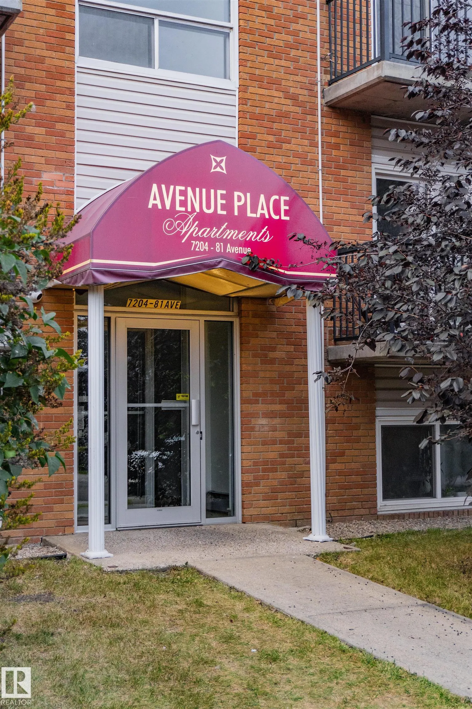 7204 81 Avenue