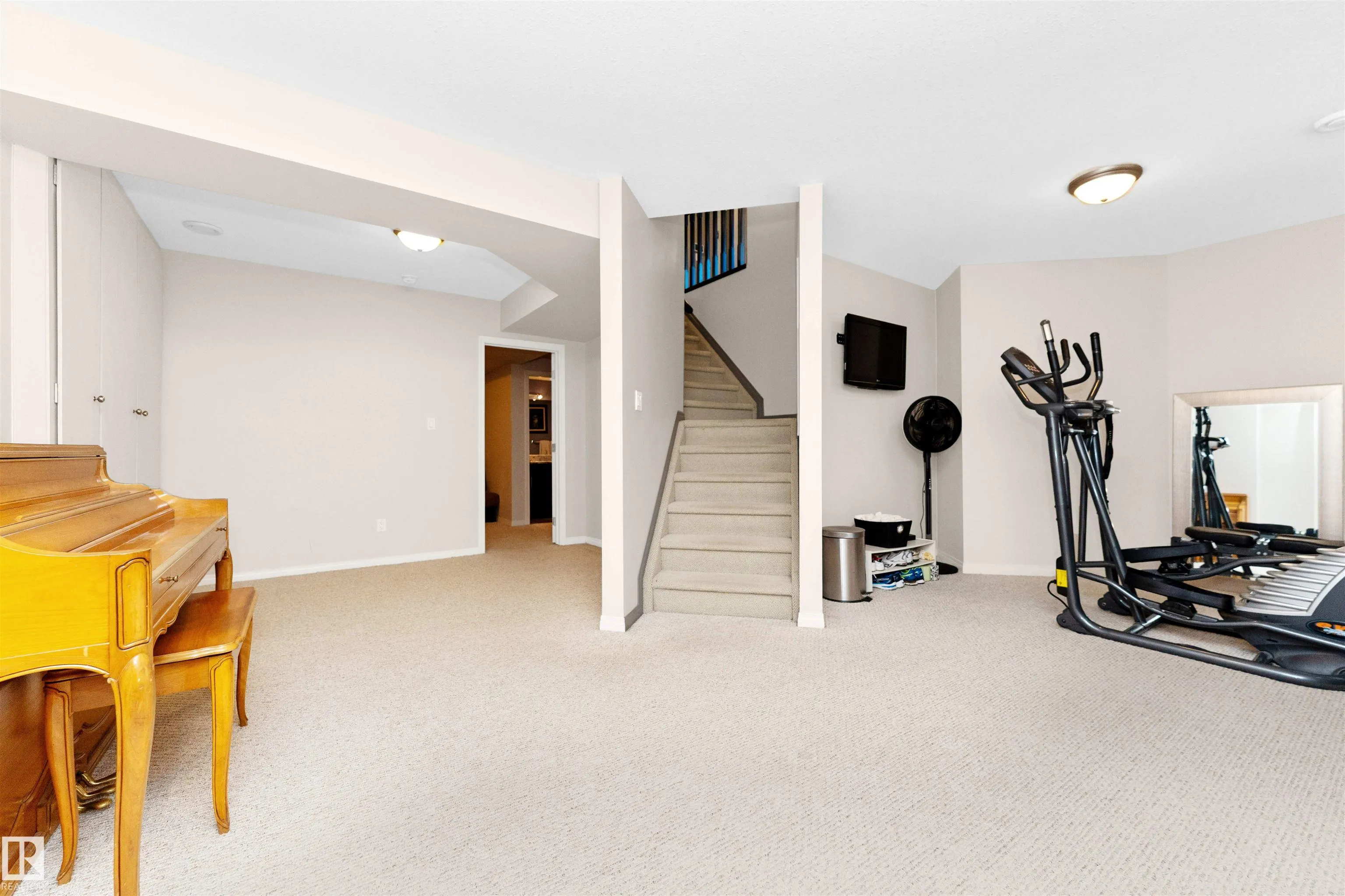 1017 LEGER Boulevard