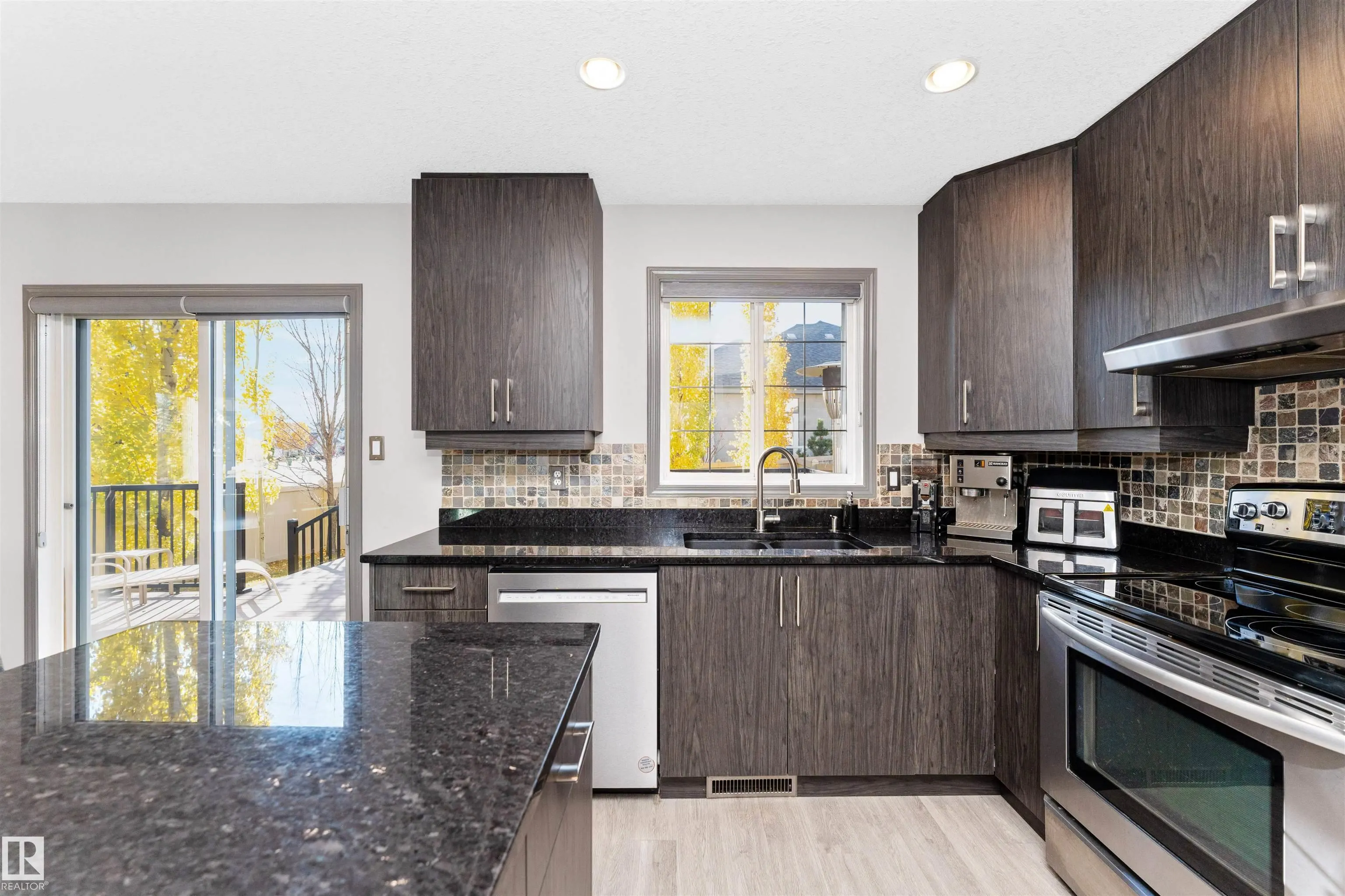 1017 LEGER Boulevard