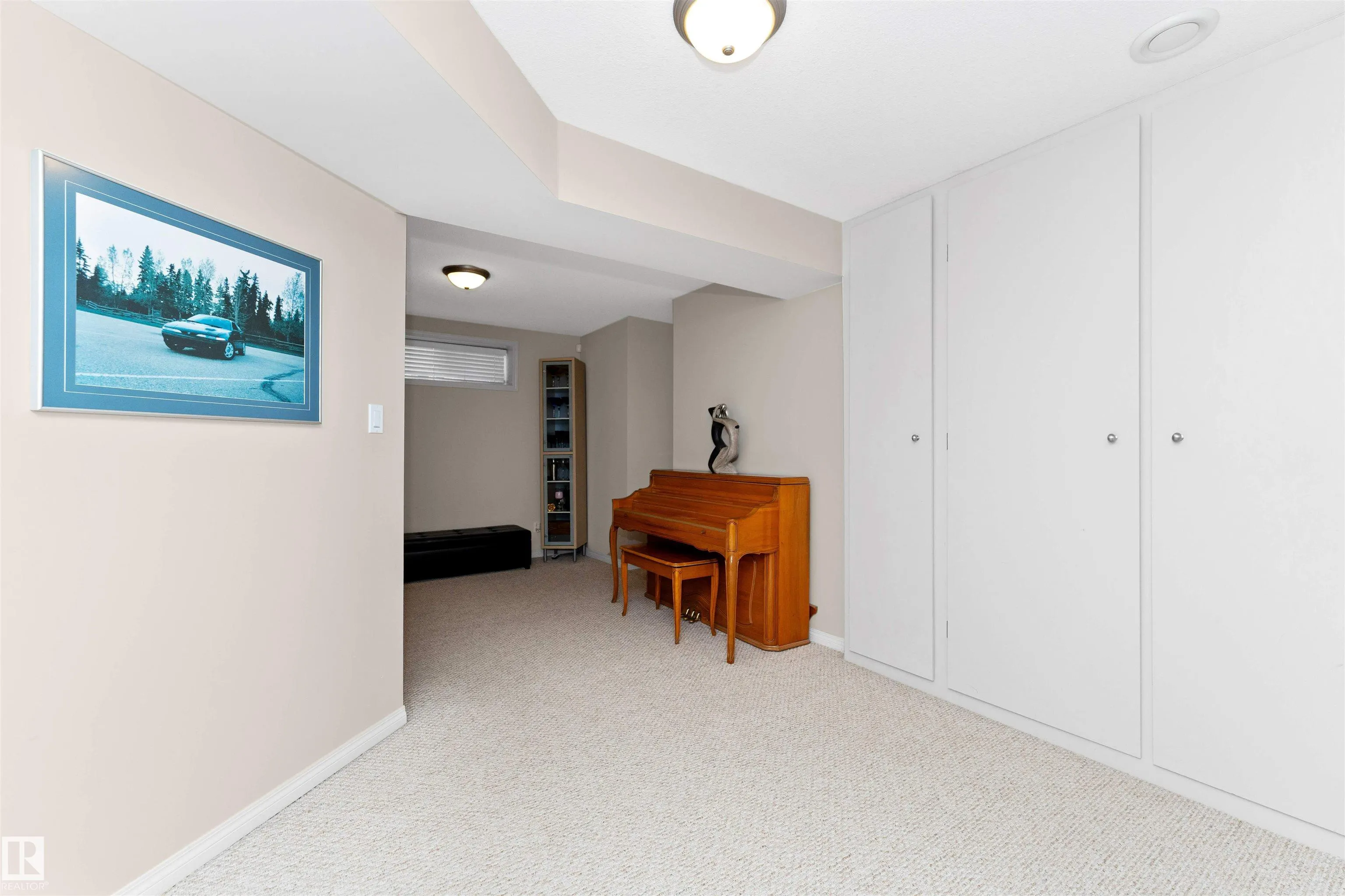 1017 LEGER Boulevard