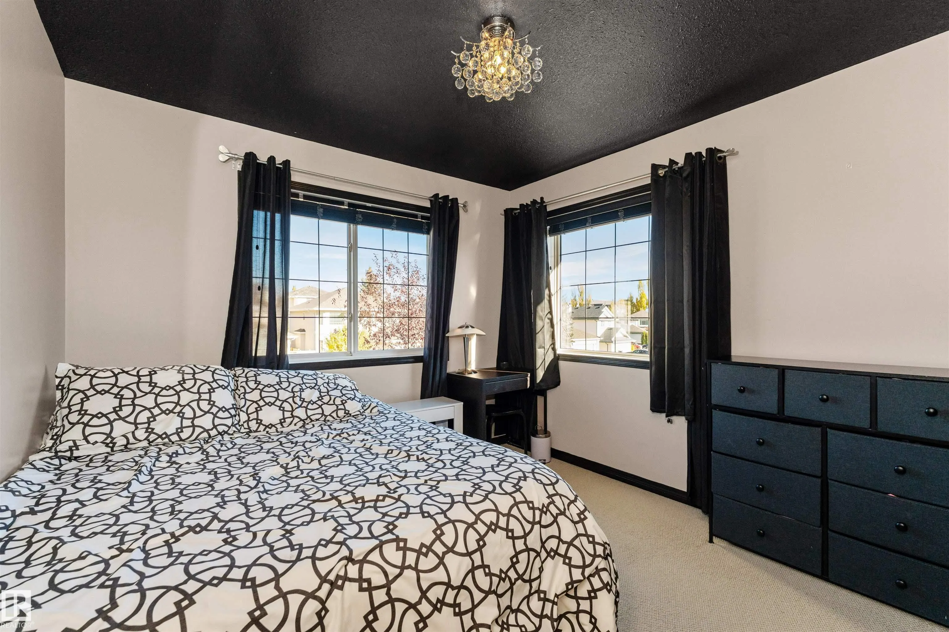 1017 LEGER Boulevard