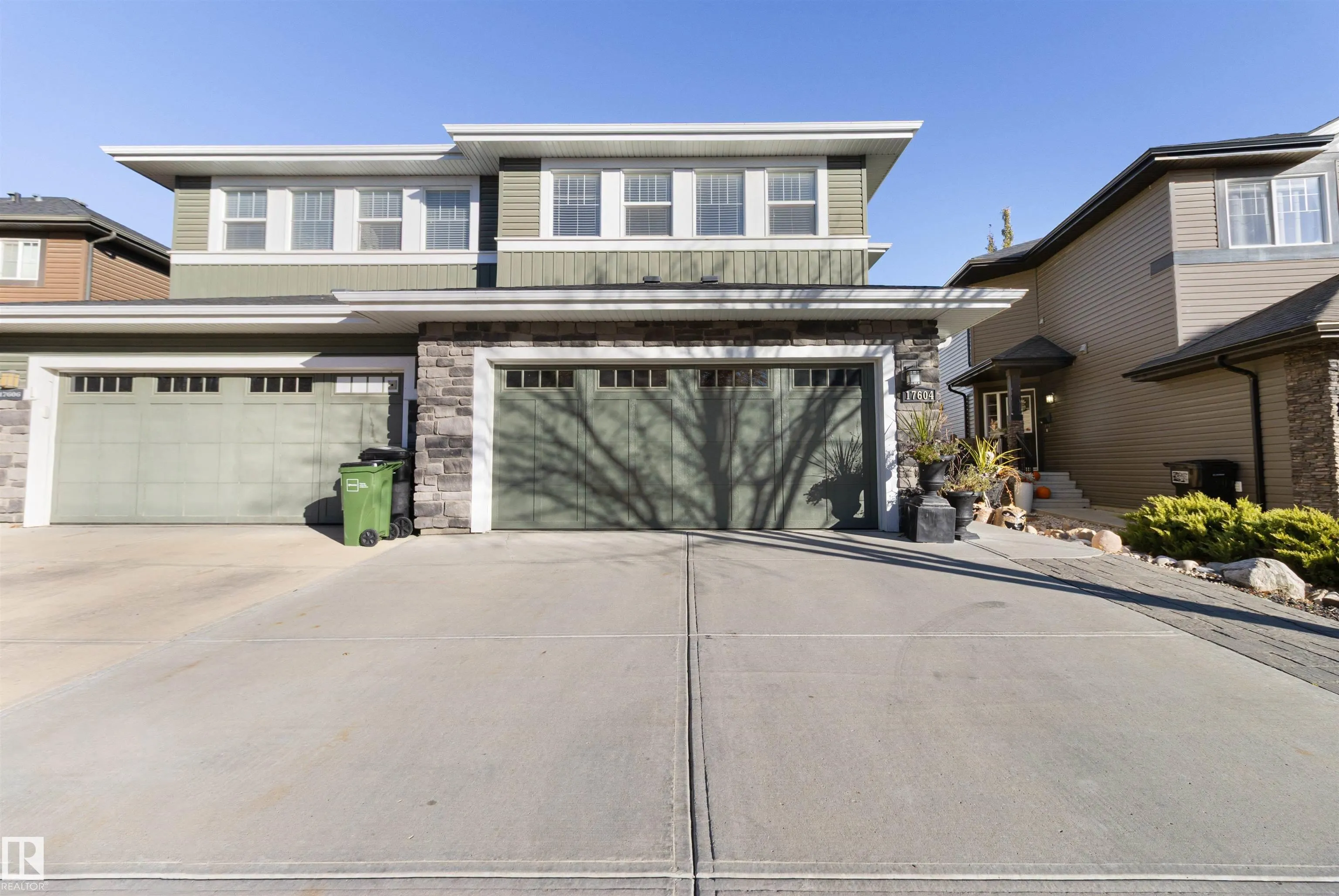 17604 10 Avenue