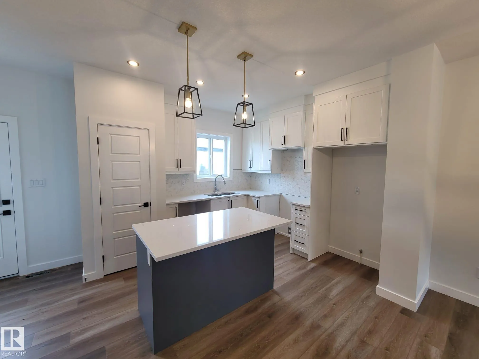 9802 107 Morinville Avenue