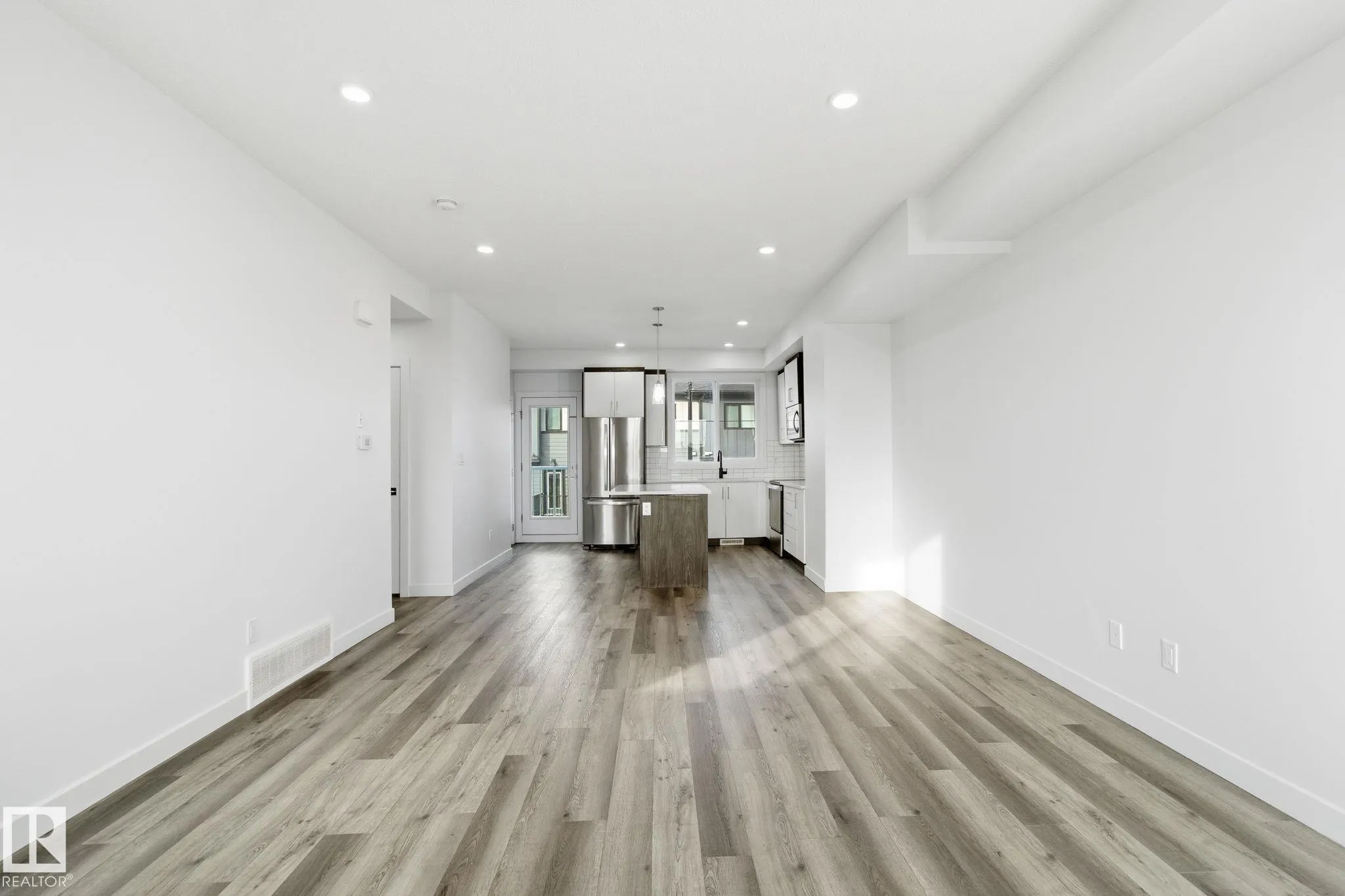 97 AV SECORD