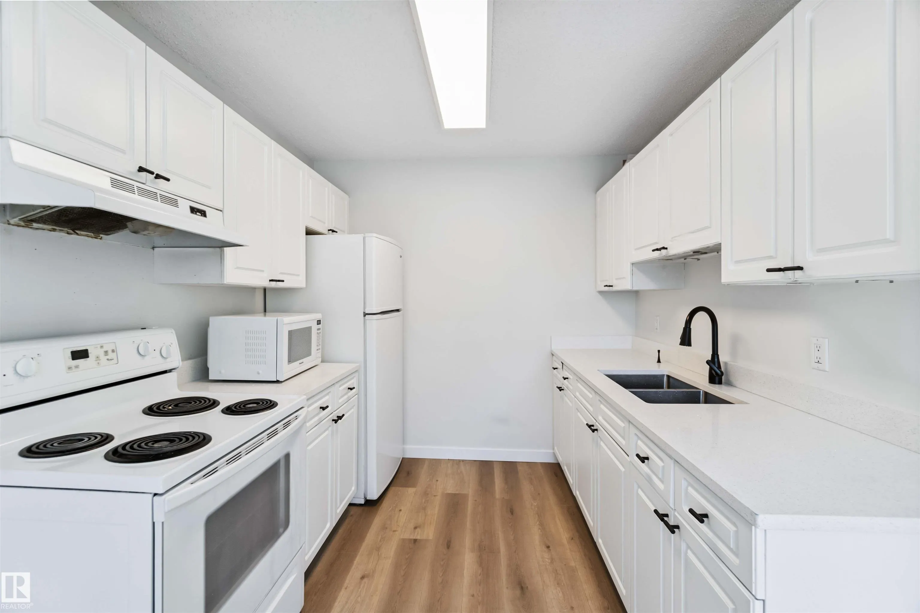 1096 MILLBOURNE Road