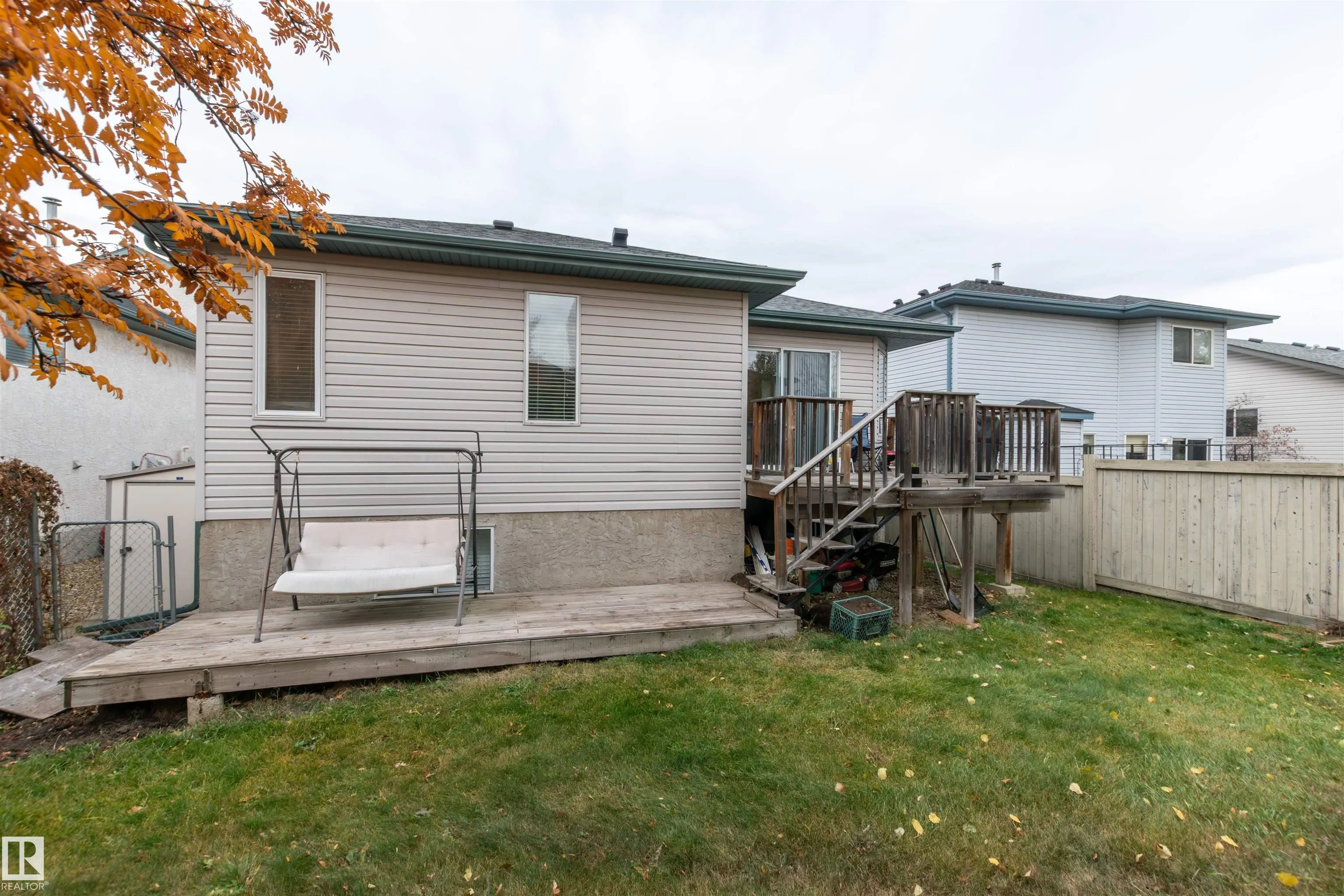 208 Rainbow Crescent