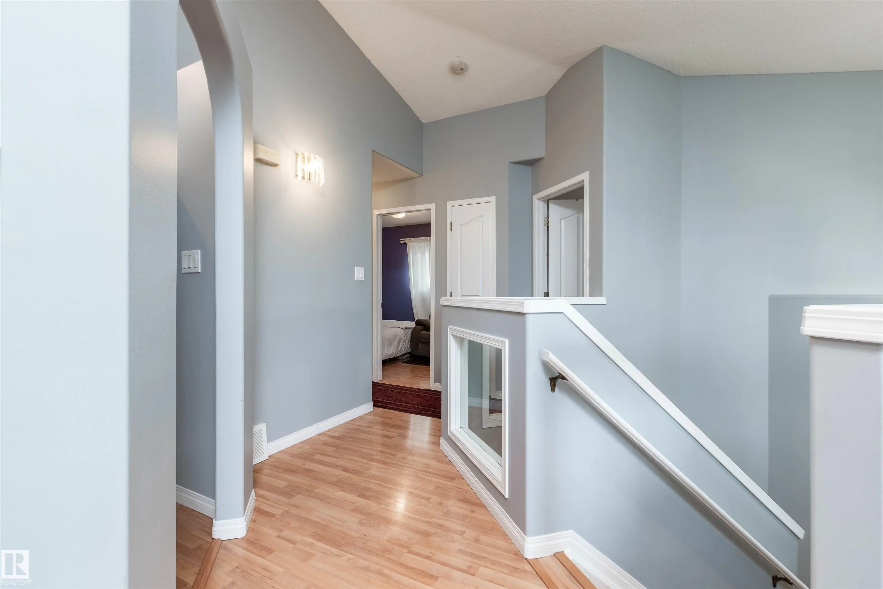 208 Rainbow Crescent